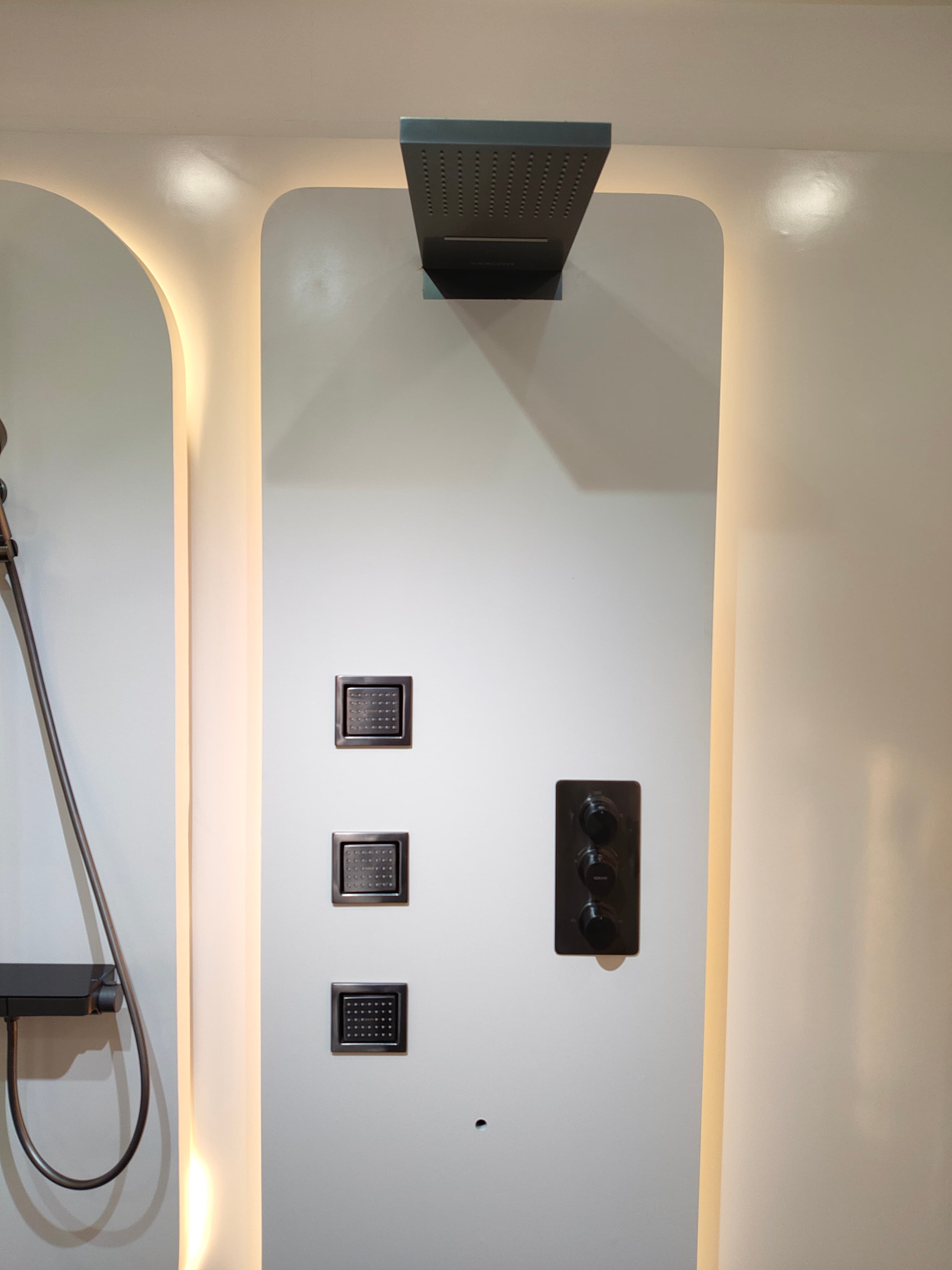 AARESS Enterprises showroom photo - IMG20260521135907