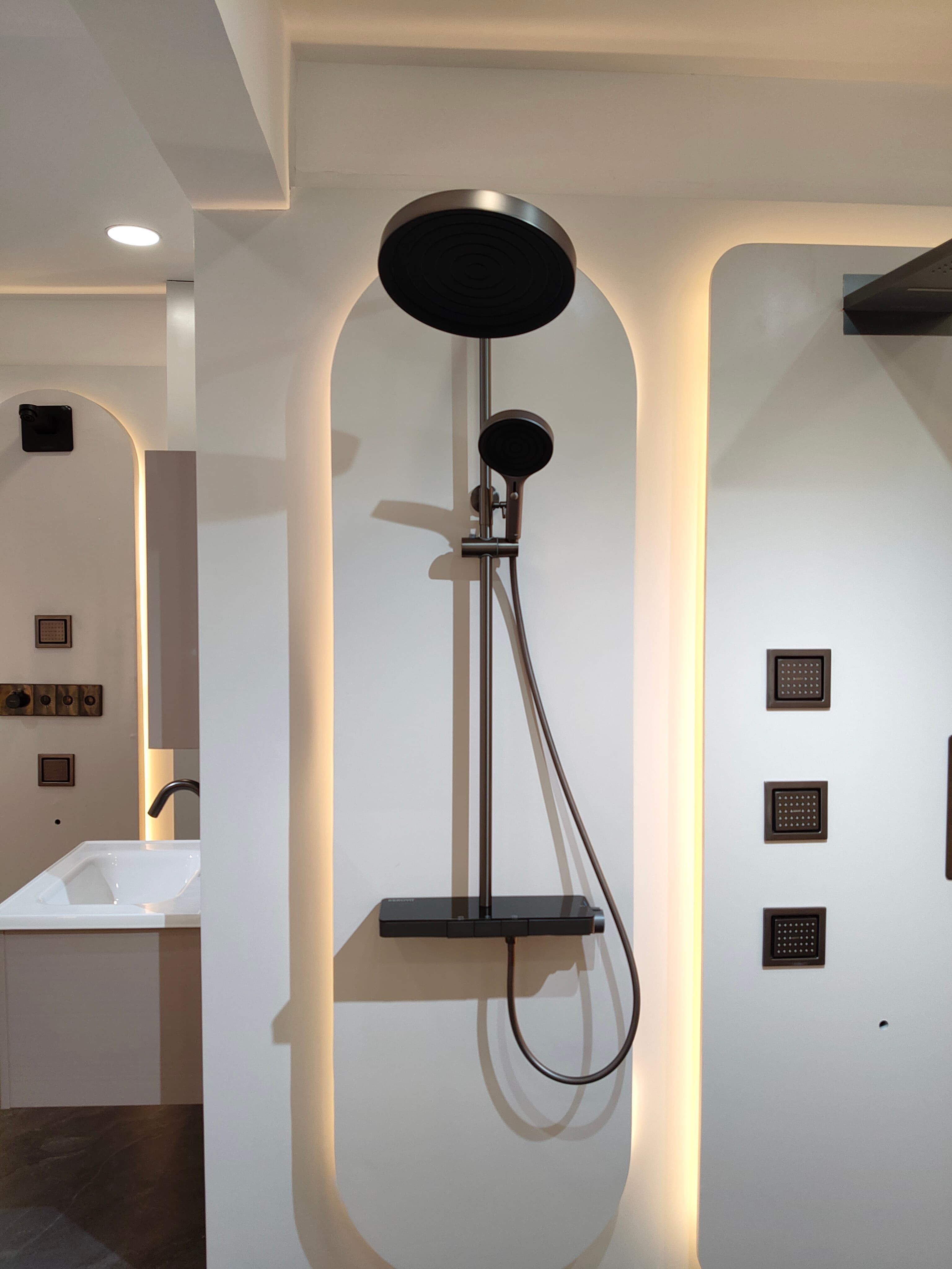 AARESS Enterprises showroom photo - IMG20260521135927